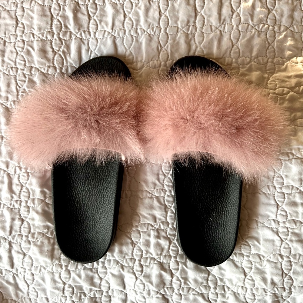 Women’s Slides